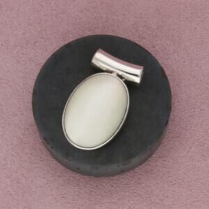 taxco mexico sterling silver vintage white cats eye pendant